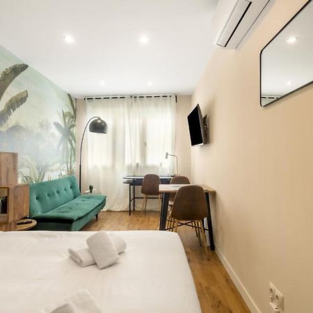 1 Bedroom 1 Bathroom Furnished - Chueca - Modern Functional - Mintystay Madrid Exterior photo