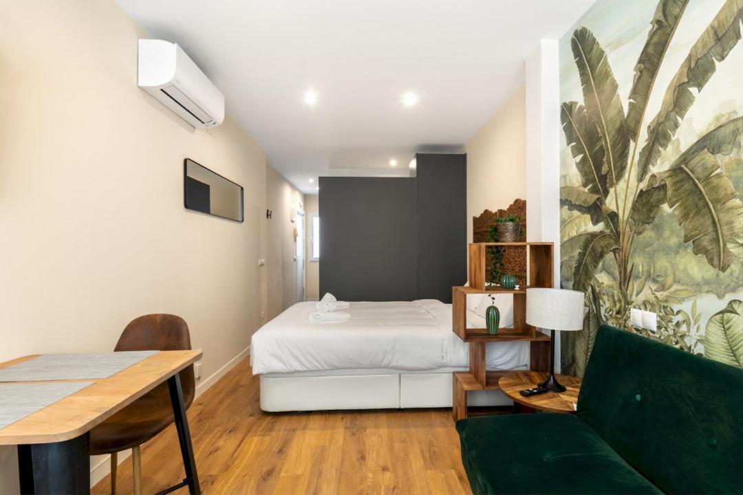 1 Bedroom 1 Bathroom Furnished - Chueca - Modern Functional - Mintystay Madrid Exterior photo